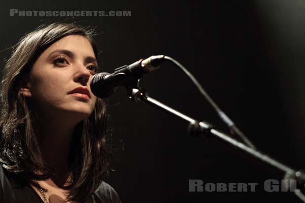 SHARON VAN ETTEN - 2012-10-01 - PARIS - Cafe de la Danse - 